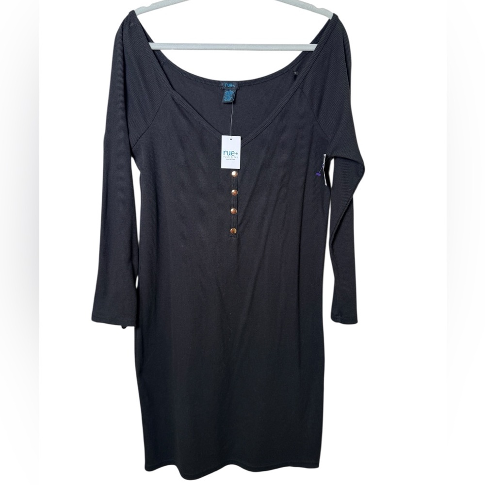 rue+ Black Long Sleeve Button-Front Scoop Dress